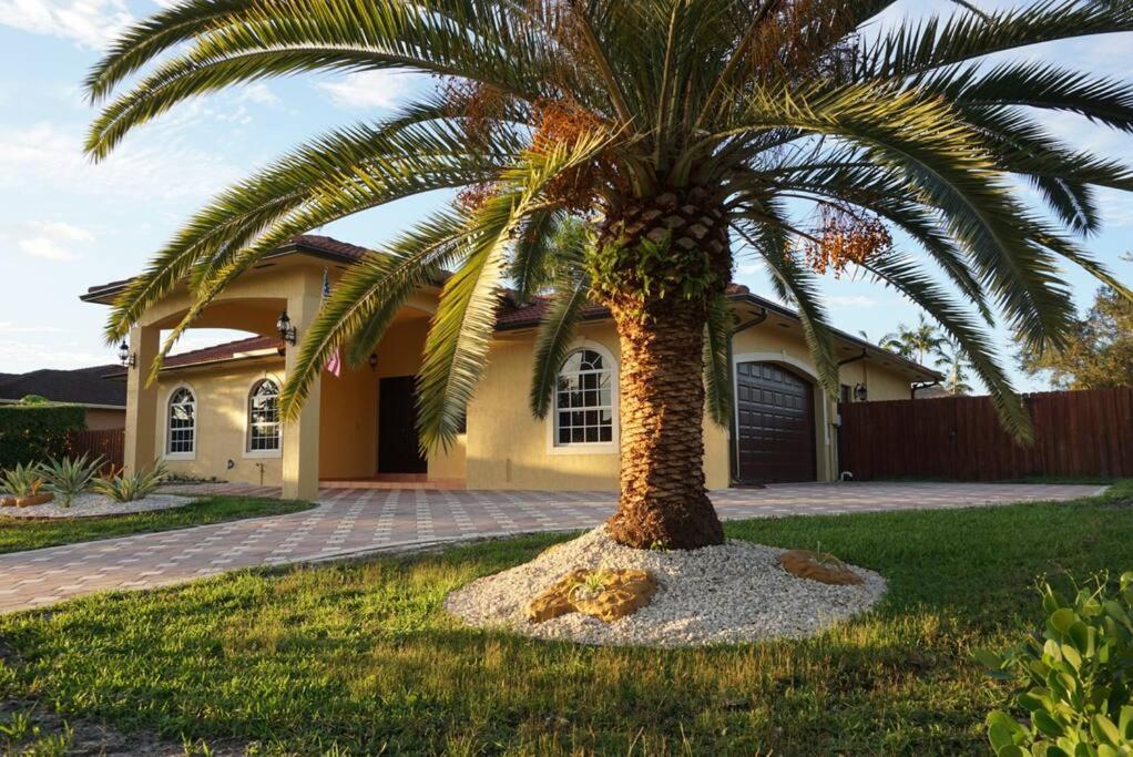 New Luxury Vacation Dream Rental- Sleeps 15! Μαϊάμι Εξωτερικό φωτογραφία