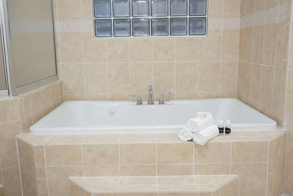 New Luxury Vacation Dream Rental- Sleeps 15! Μαϊάμι Εξωτερικό φωτογραφία