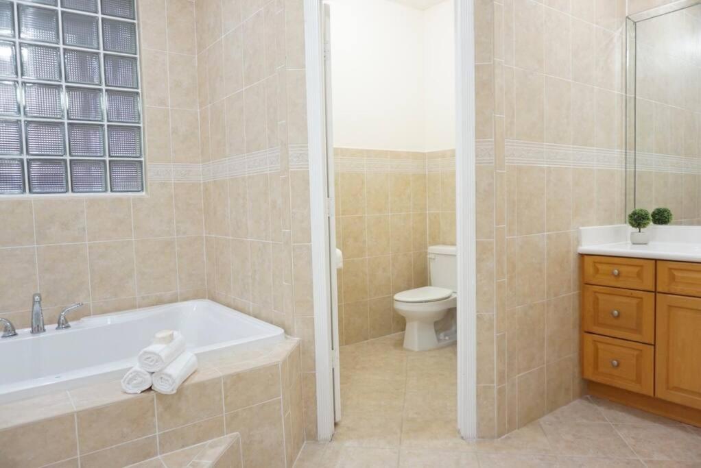 New Luxury Vacation Dream Rental- Sleeps 15! Μαϊάμι Εξωτερικό φωτογραφία