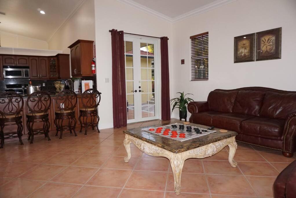 New Luxury Vacation Dream Rental- Sleeps 15! Μαϊάμι Εξωτερικό φωτογραφία